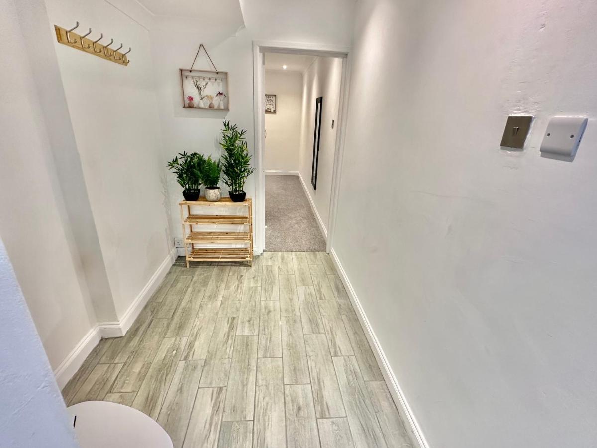 Chic Apartment In Central Bournemouth With Parking Exterior foto